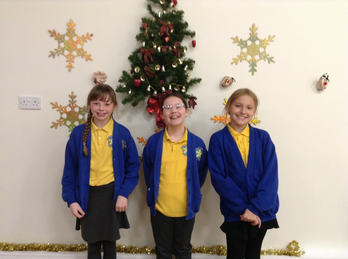 Y6 Decorating Our Christmas Tree 2024